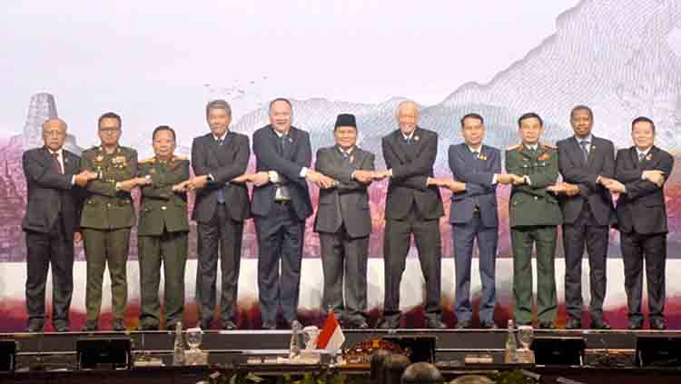 ASEAN Defense Ministers support freedom of navigation, aviation in East Sea